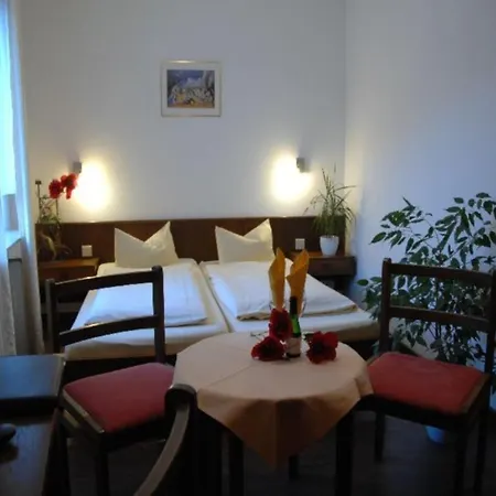 Loehr Hotel